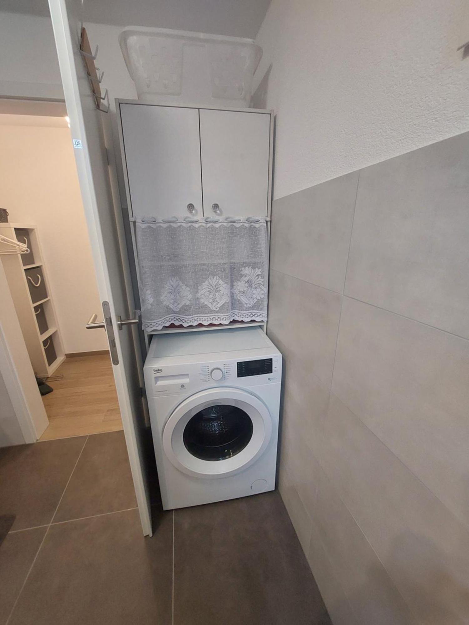 Ferienwohnung Wyhler Kunterbunt Wyhl am Kaiserstuhl Exterior foto